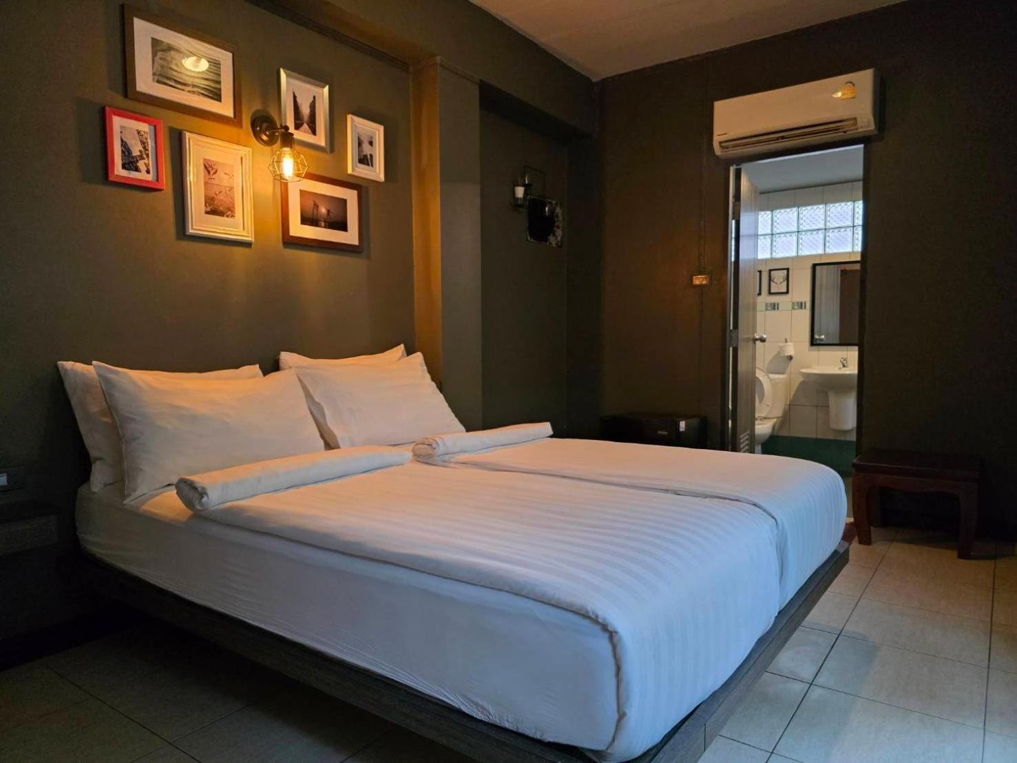 Bbhouse Rambuttri 2 Hotel Bangkok Exterior photo