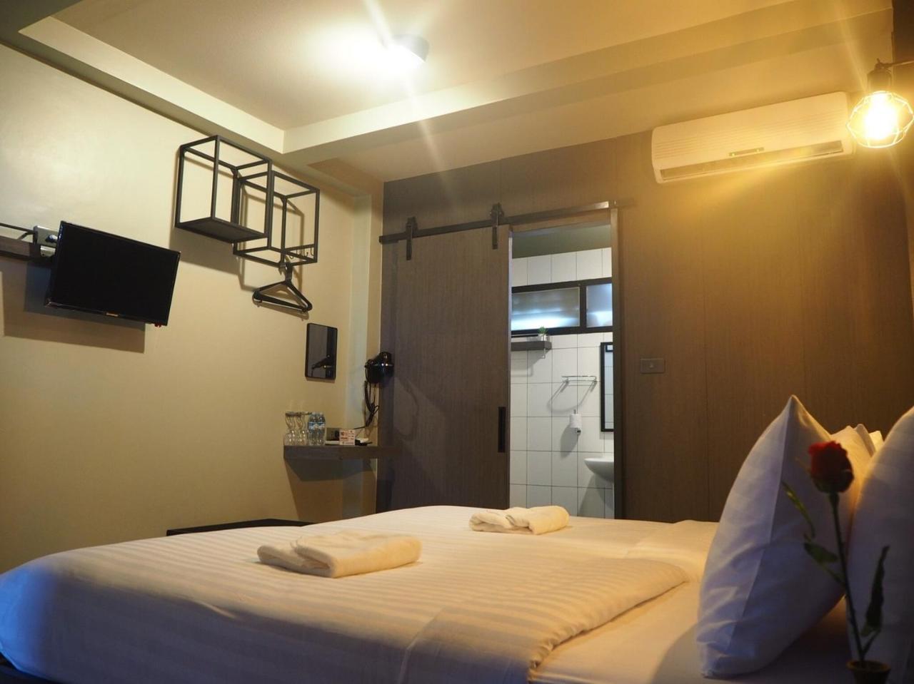 Bbhouse Rambuttri 2 Hotel Bangkok Exterior photo